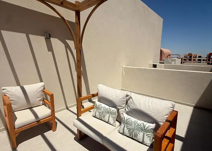Boho Lagoon Retreat In Kamaran, Elgouna Apartment